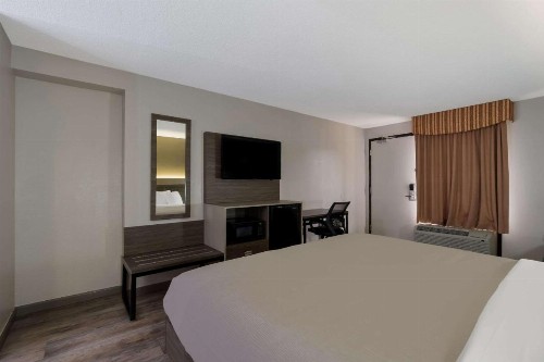 Quality Inn Fort Jackson - image 12