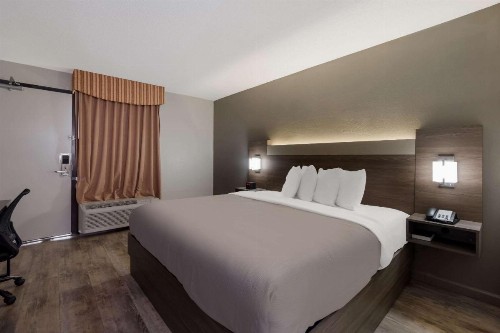 Quality Inn Fort Jackson - image 15