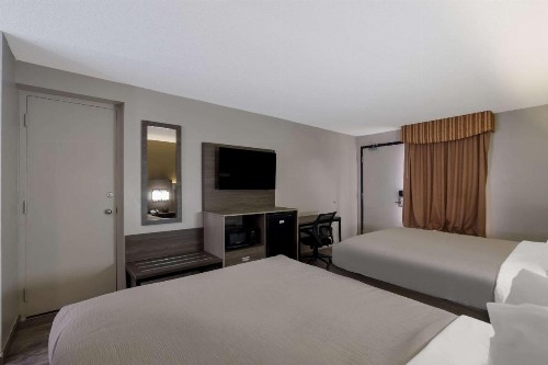 Quality Inn Fort Jackson - image 21