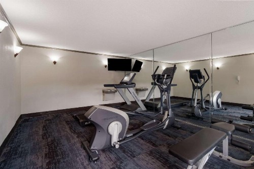 Quality Inn Fort Jackson - image 25