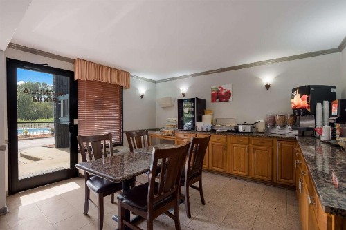 Quality Inn Fort Jackson - image 31