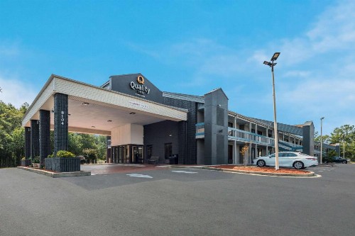 Quality Inn Fort Jackson - image 4