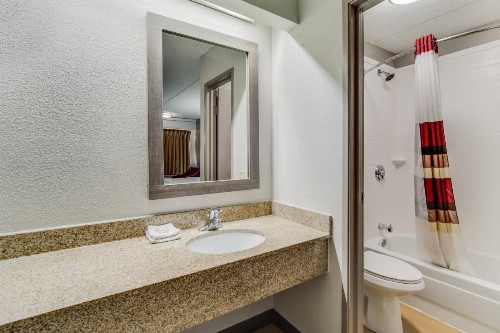 Red Roof Inn Columbia East - Fort Jackson - image 10