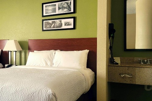 Sleep Inn Near Ft. Jackson - image 36