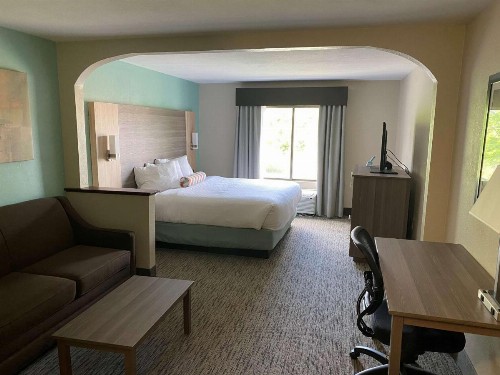 Best Western Executive Inn & Suites - image 2