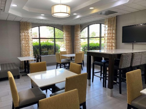 Best Western Executive Inn & Suites - image 4