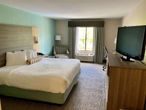 Best Western Executive Inn & Suites - image 7