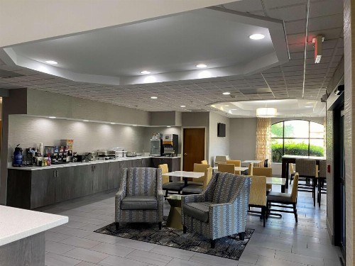 Best Western Executive Inn & Suites - image 8