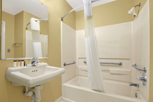 Ramada Limited - Columbia - image 13