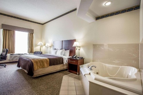 Comfort Inn & Suites Ft.Jackson Maingate - image 18