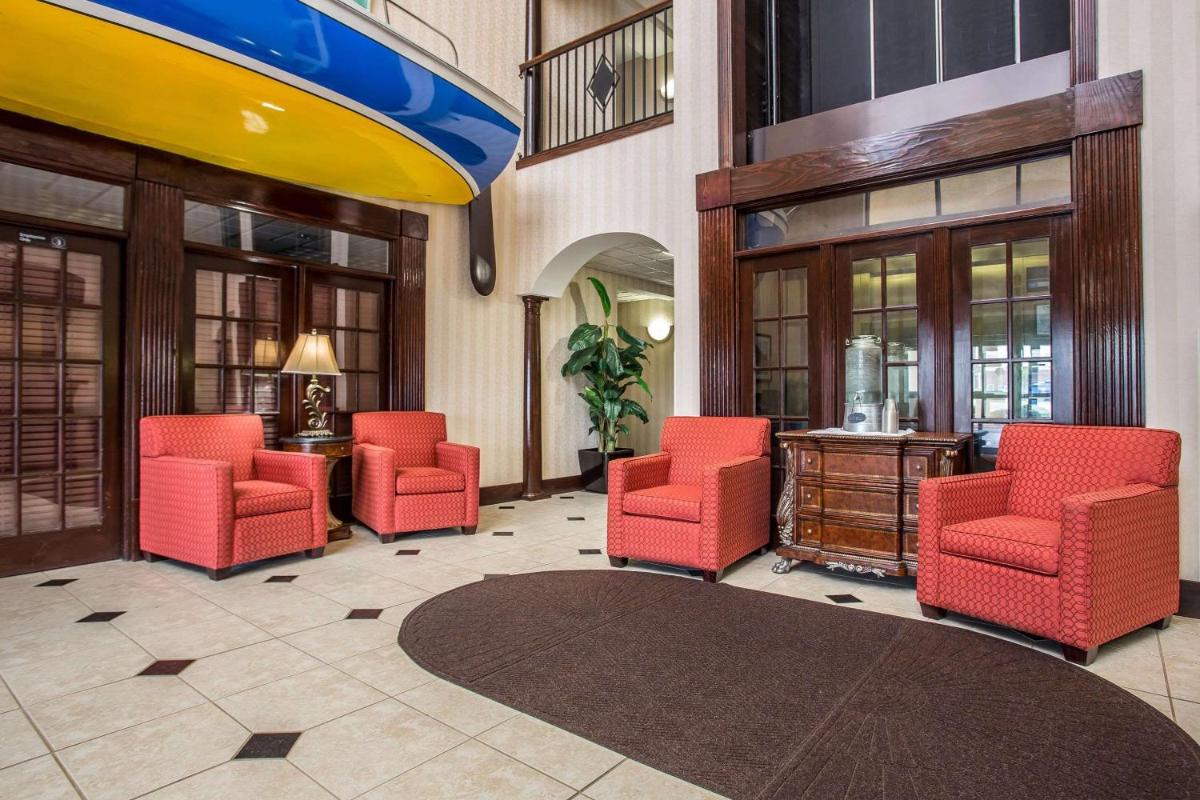 Comfort Inn & Suites Ft.Jackson Maingate - image 4