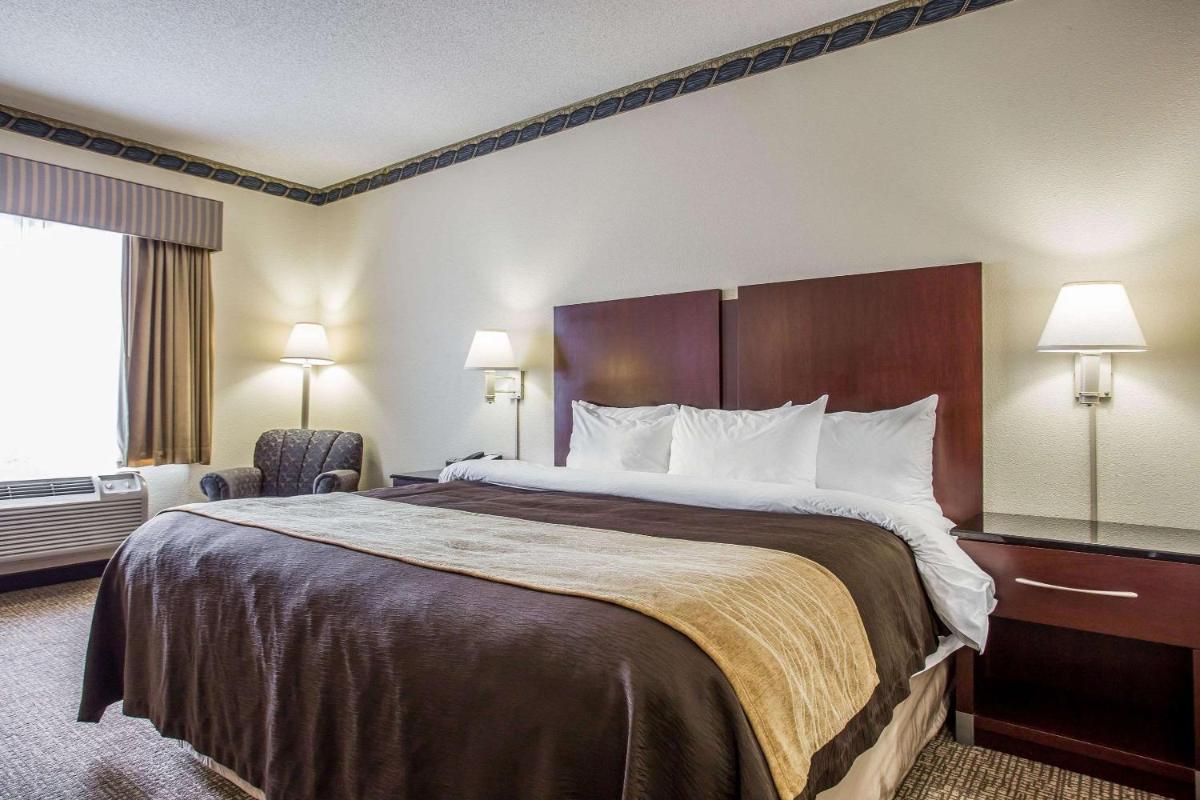 Comfort Inn & Suites Ft.Jackson Maingate - image 7