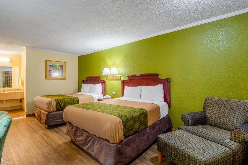 Rodeway Inn & Suites Fort Jackson - image 12