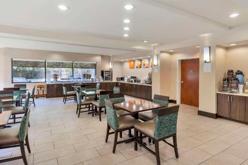 Comfort Suites Columbia Northeast - Fort Jackson - image 39