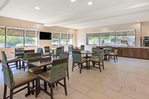 Comfort Suites Columbia Northeast - Fort Jackson - image 40