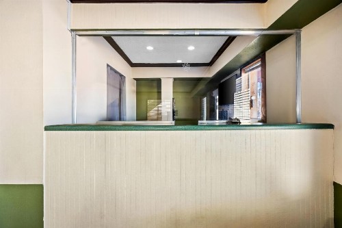Americas Best Value Inn Fort Jackson - image 12