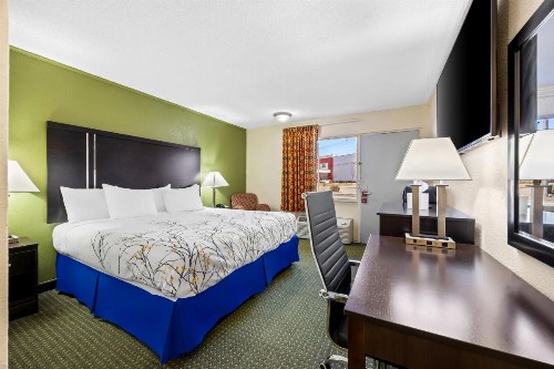 Americas Best Value Inn Fort Jackson - image 14