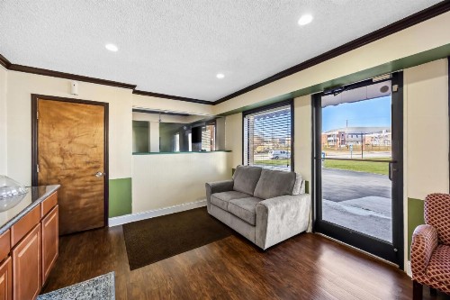 Americas Best Value Inn Fort Jackson - image 15
