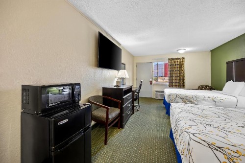 Americas Best Value Inn Fort Jackson - image 3
