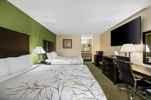 Americas Best Value Inn Fort Jackson - image 9