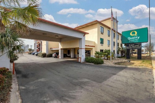 Quality Inn & Suites Ft. Jackson Maingate - image 19