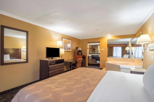 Quality Inn & Suites Ft. Jackson Maingate - image 47