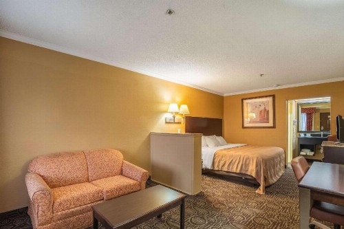 Quality Inn & Suites Ft. Jackson Maingate - image 49