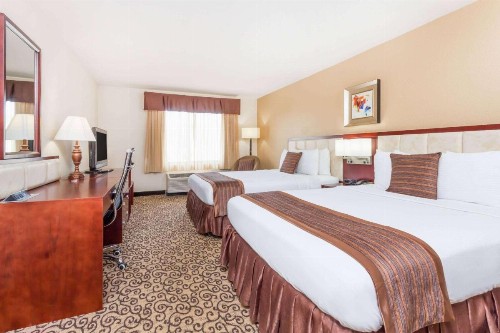 Baymont by Wyndham Columbia Fort Jackson - image 16
