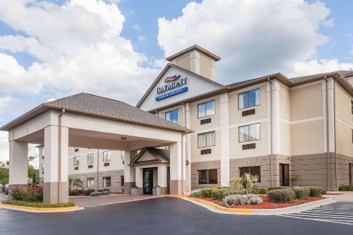 Baymont by Wyndham Columbia Fort Jackson - image 3