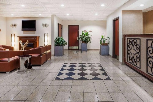 Baymont by Wyndham Columbia Fort Jackson - image 5