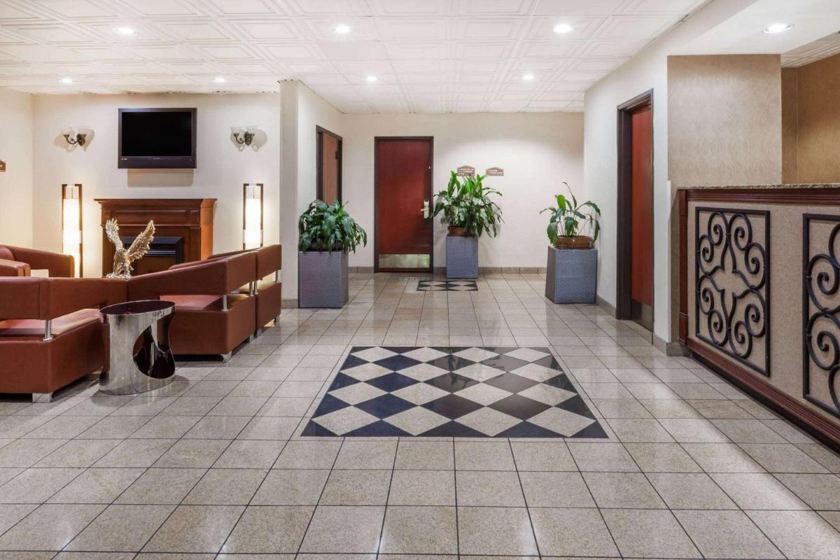Baymont by Wyndham Columbia Fort Jackson - image 5