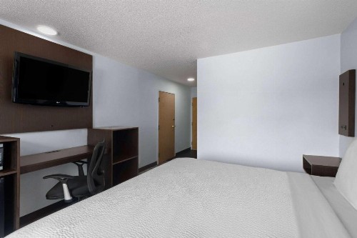 Super 8 by Wyndham Harbison/Parkridge Hospital - image 20