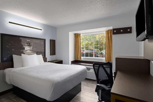 Super 8 by Wyndham Harbison/Parkridge Hospital - image 25