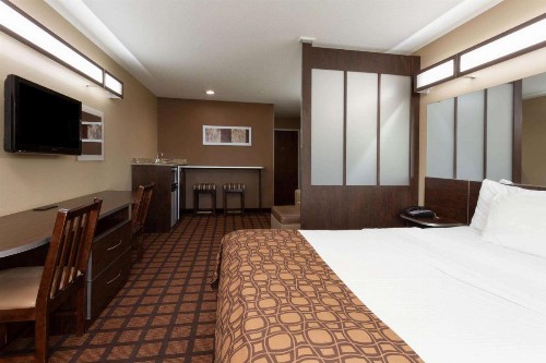 Microtel Inn & Suites by Wyndham Columbia - image 27