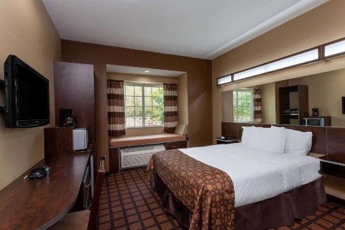 Microtel Inn & Suites by Wyndham Columbia - image 37