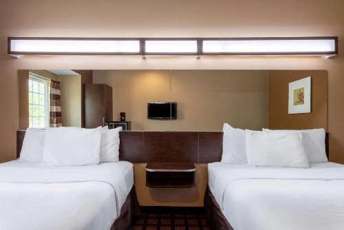 Microtel Inn & Suites by Wyndham Columbia - image 38