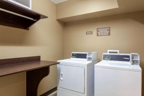 Microtel Inn & Suites by Wyndham Columbia - image 50