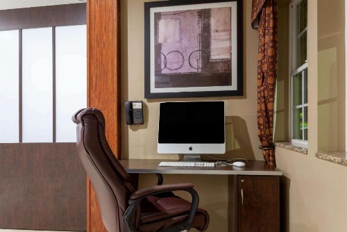 Microtel Inn & Suites by Wyndham Columbia - image 8