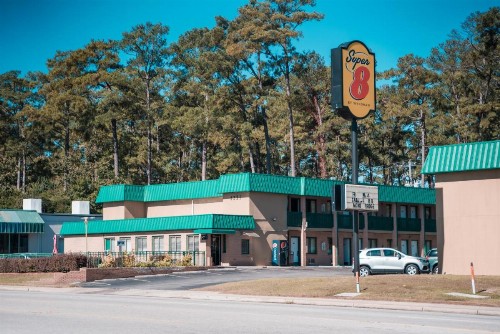 Super 8 by Wyndham Columbia/Ft. Jackson SC - image 47