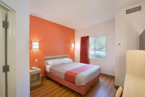 Motel 6-Columbia SC - Fort Jackson Area - image 3
