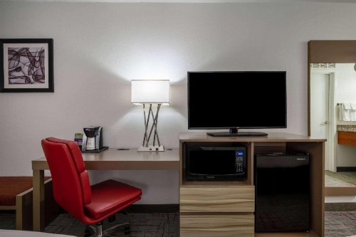 Red Lion Inn & Suites Columbia NE Ft Jackson - image 12