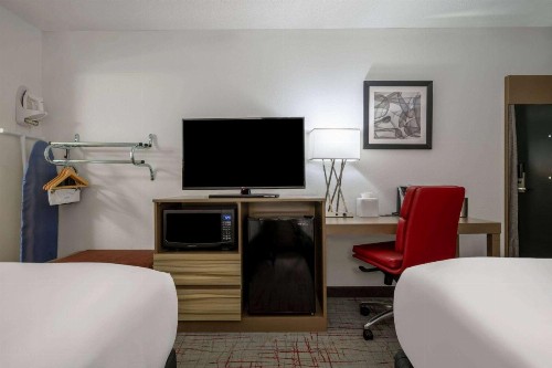 Red Lion Inn & Suites Columbia NE Ft Jackson - image 16