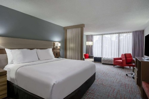 Red Lion Inn & Suites Columbia NE Ft Jackson - image 20
