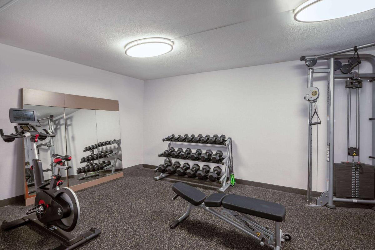 Red Lion Inn & Suites Columbia NE Ft Jackson - image 7