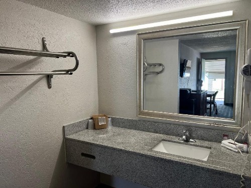 American Inn Columbia - image 17