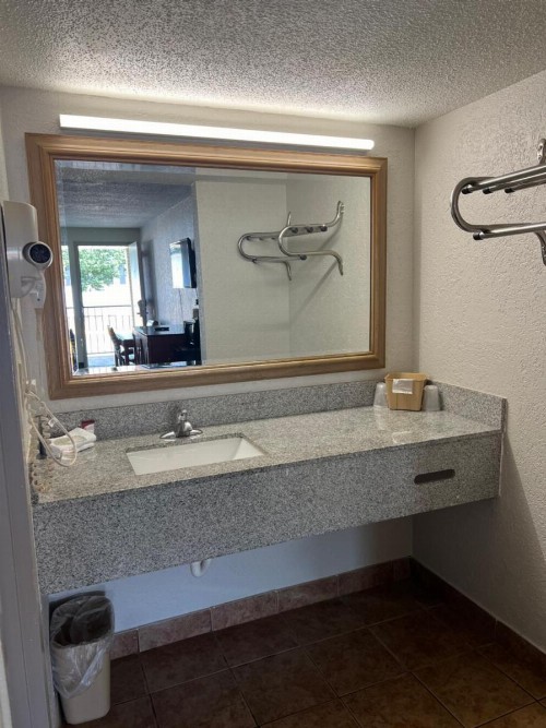 American Inn Columbia - image 2