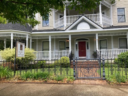 The 1425 Inn - image 32