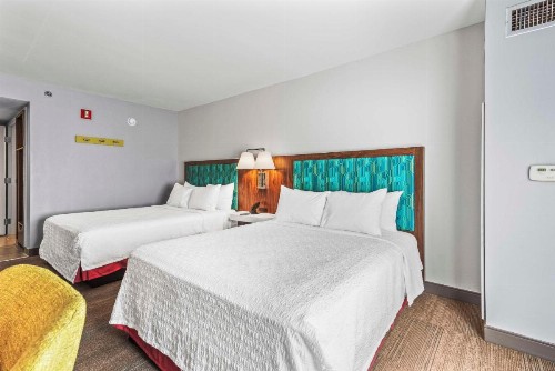 Hampton Inn Columbus-North - image 18