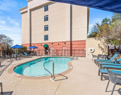 Hampton Inn Columbus-North - image 19