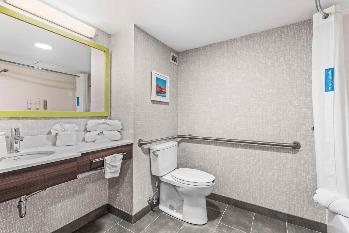 Hampton Inn Columbus-North - image 2